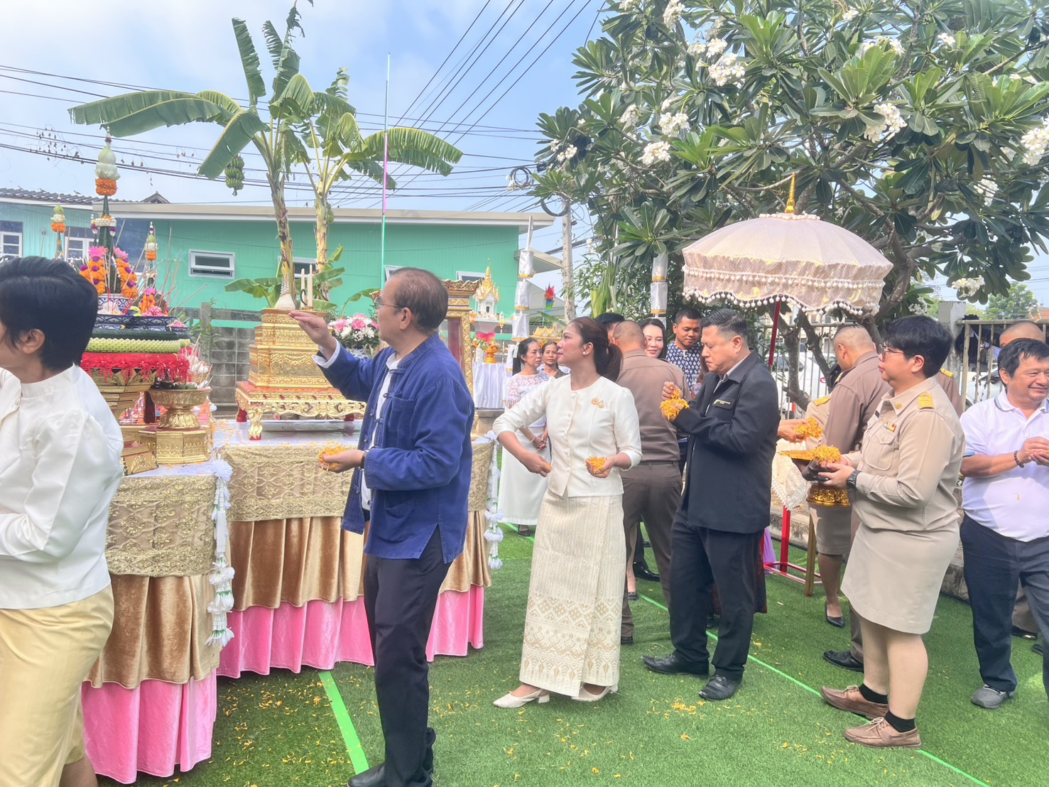 title - ปฏิรูปที่ดินจังหวัดเพชรบุรี ร่วมพิธีสักการะสิ่งศักดิ์สิทธิ์ในการจัดภารกิจพิธีการศพได้ที่รับพระราชทาน ประจำปีงบประมาณ พ.ศ. 2569